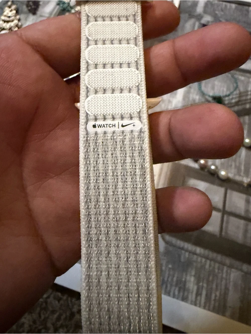 Apple Watch Nike Sport Loop Band in Light Cream and White